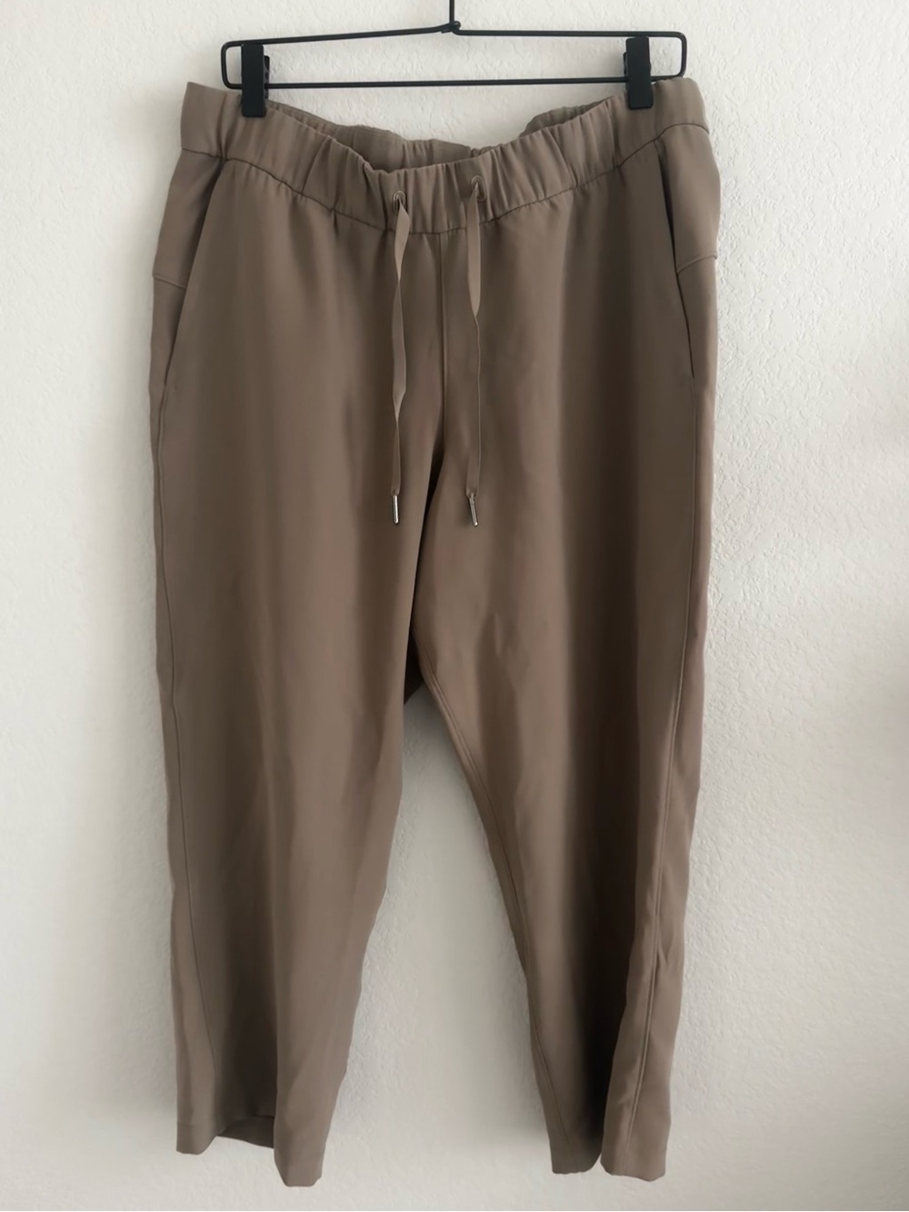 Lululemon On The Fly Crop *Woven 23” 12 Frontier